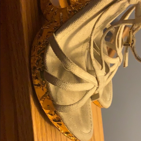 Louie Vuitton Sandals - Picture 4 of 7